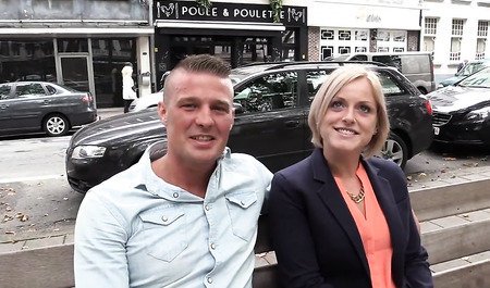 来自柏林的一对德国夫妇在城里散步后进行肛交