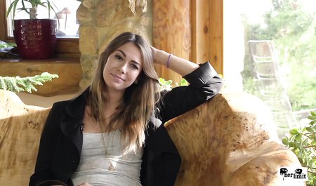 俄罗斯女孩在美国和纹身男试镜时被干屁股