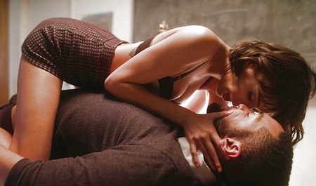 大学校长下课后在桌子上猛干老师