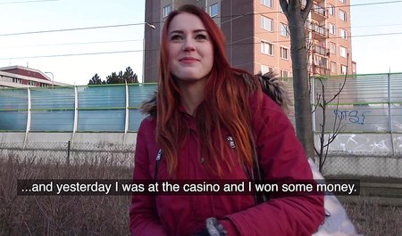 在街上搭讪一位布拉格辣妹，然后为了钱在家里操她