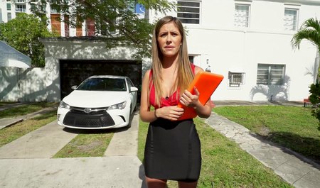 光头男载了丰满老师一程，并在途中操了她以赚钱