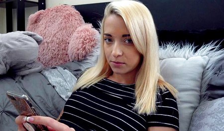 早上抓住了我的金发邻居并和她发生性关系