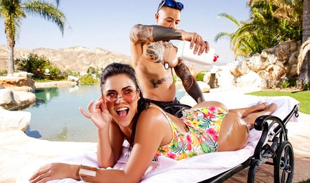 来到黑人朋友家进行户外跨种族肛交色情