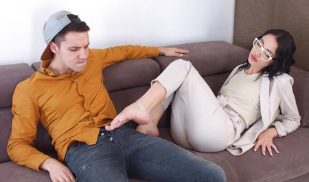 邀请圣彼得堡女孩参加性爱恋物癖活动