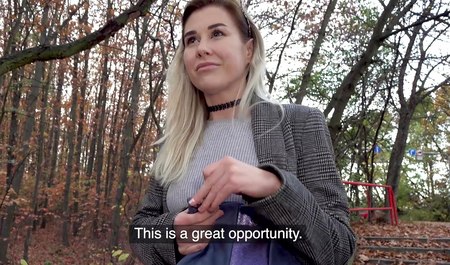 我睡前散步，和一个年轻的朋友做爱玩得很开心