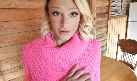 继父带着继女来到冬季别墅并与她发生性关系以取暖