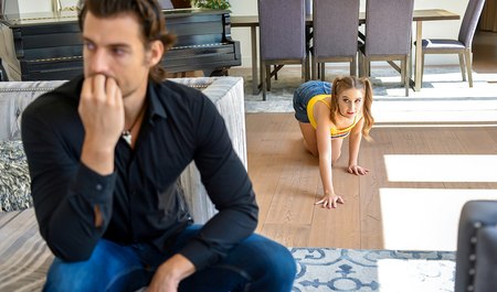 年轻妻子：洞越小，快感越强烈