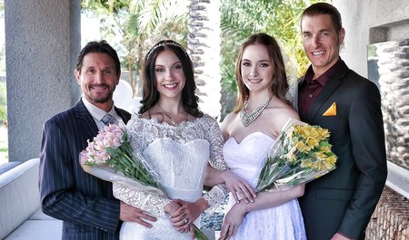 继父为继女准备婚前集体婚礼狂欢