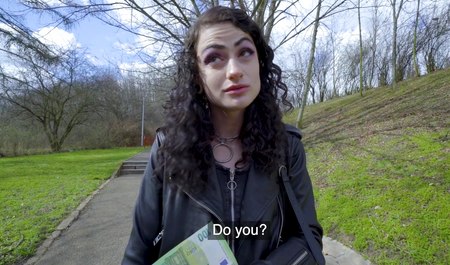 一名搭讪艺术家在街上遇见一名黑发女郎，并引诱她发生性关系以换取金钱