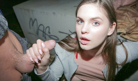 搭讪艺术家帮助一名捷克女孩并与她发生性关系以换取机票钱