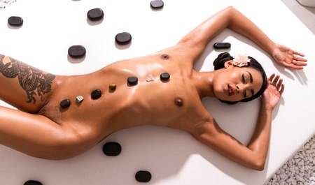 拉丁裔喜欢按摩和与按摩师做爱