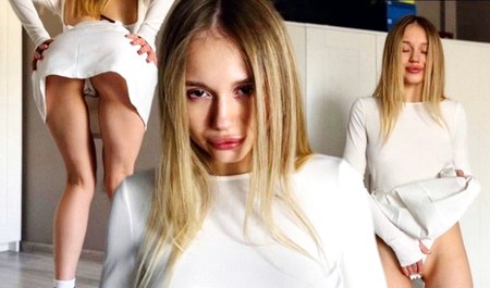 学生 Allinika 下课后穿上迷你裙，在朋友的鸡巴上弹跳