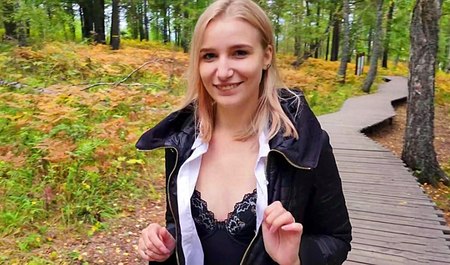 哥哥在城市公园与继妹发生性关系