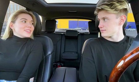 俄罗斯女孩用口交支付出租车费