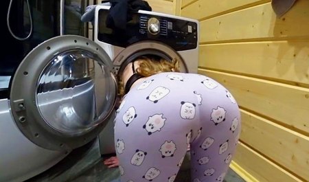 把我的继妹从电子奴役中解救出来并好好操了她