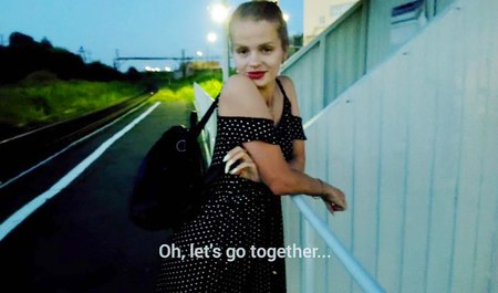 在火车站与漂亮女孩发生性关系