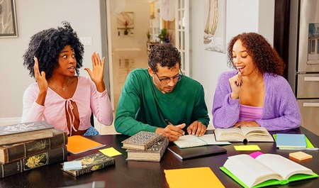 书呆子拥有最大的鸡巴，所以运动员们都见鬼去吧……