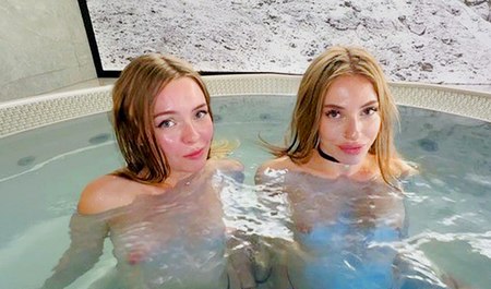 Lis Evans 和她的朋友去桑拿，被男人的鸡巴操，她们从未后悔过