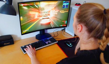 我边玩边操我的主播朋友