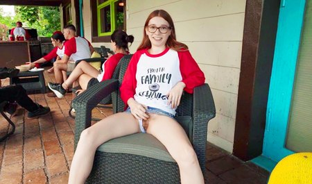 我甚至不知道我十九岁的同学是如此的淫荡......