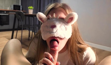 精彩的俄罗斯色情片，有“坏辣妹”和家庭自制性爱