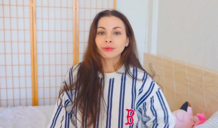 懒惰的丈夫竟然是百万富翁，而 Loli Lips 为他提供了极好的性爱