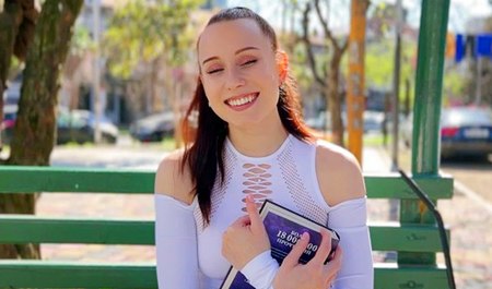 男人感谢女孩帮助他解决鸡巴问题