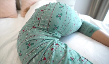 梦想与继兄发生性关系并让他的鸡巴为她所用