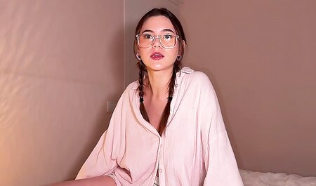 Отчим не хотел отпускать меня на вечеринку, пока не трахнул как следует!...