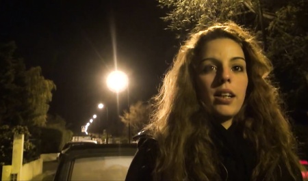 一名男子遇见一名已婚女子并从她身上得到快乐