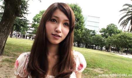 日本美女遇见一名男子并去拜访他